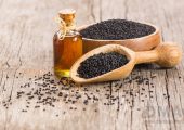 روغن سیاه دانه برای ریش آقایان